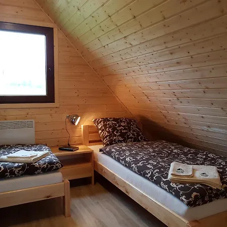 Domki Caloroczne Z Kominkiem - Skala I Glaz Szczytna Exterior photo