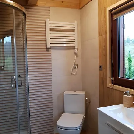 Domki Caloroczne Z Kominkiem - Skala I Glaz Szczytna Exterior photo