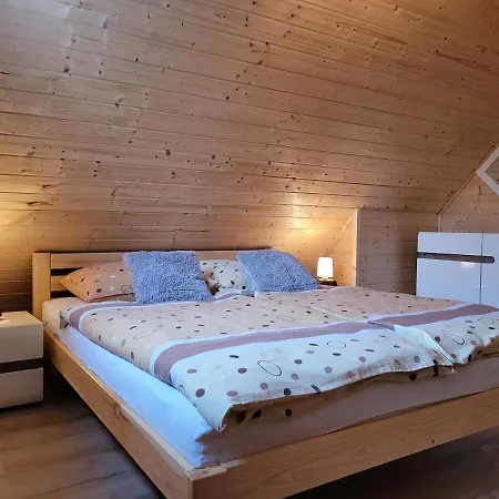 Domki Caloroczne Z Kominkiem - Skala I Glaz Szczytna Exterior photo
